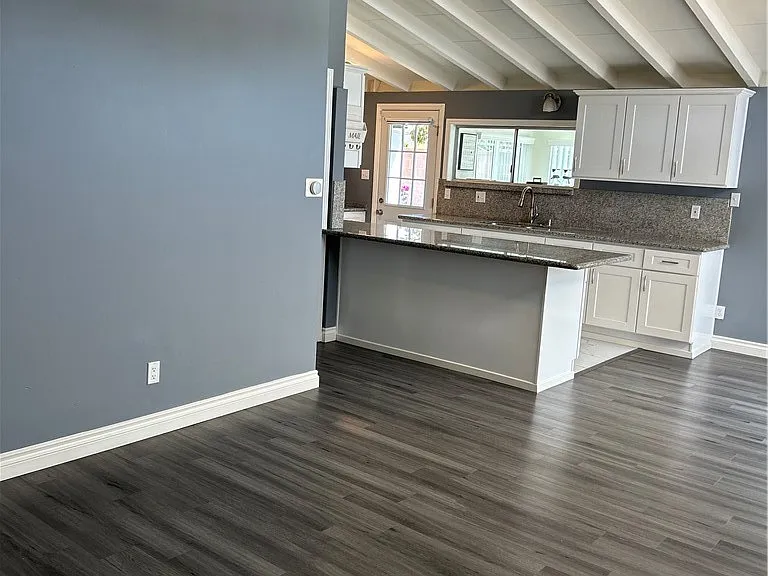 533 S Devon Rd — Photo 2