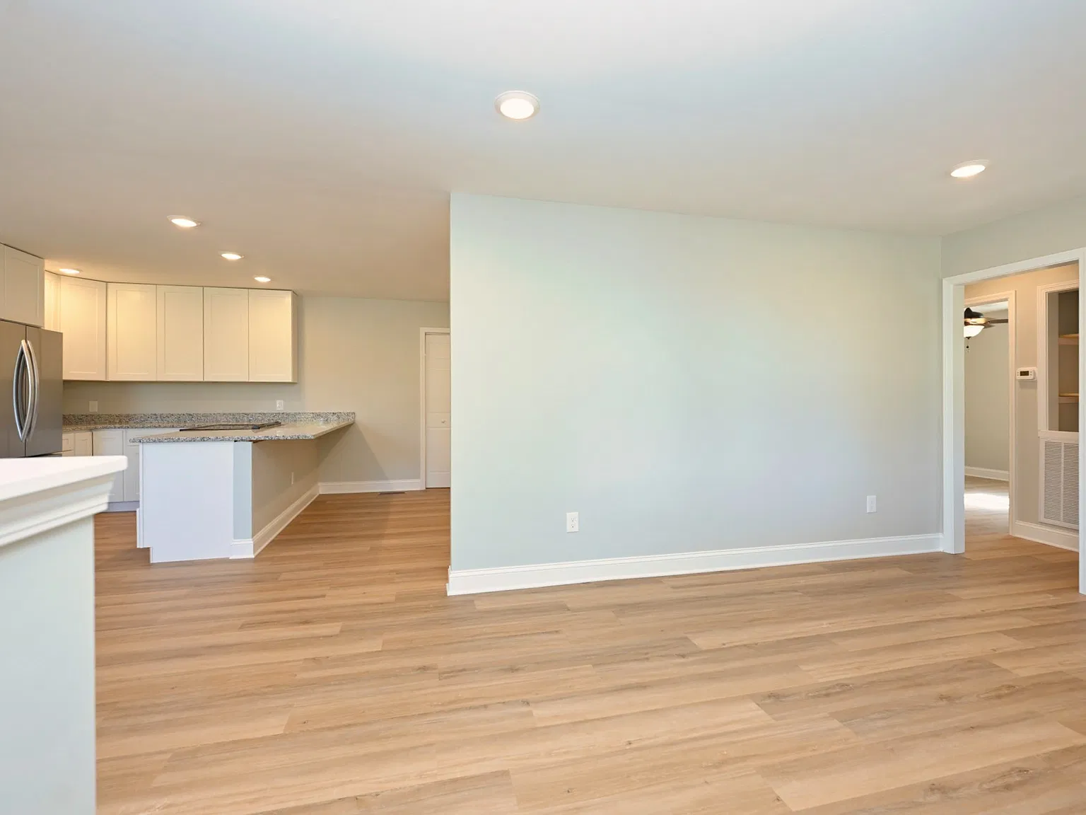 3 bed, 2789 sqft, $2,900 — Photo 4