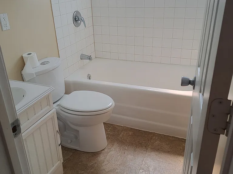 5804 S 50th Ave — Photo 18