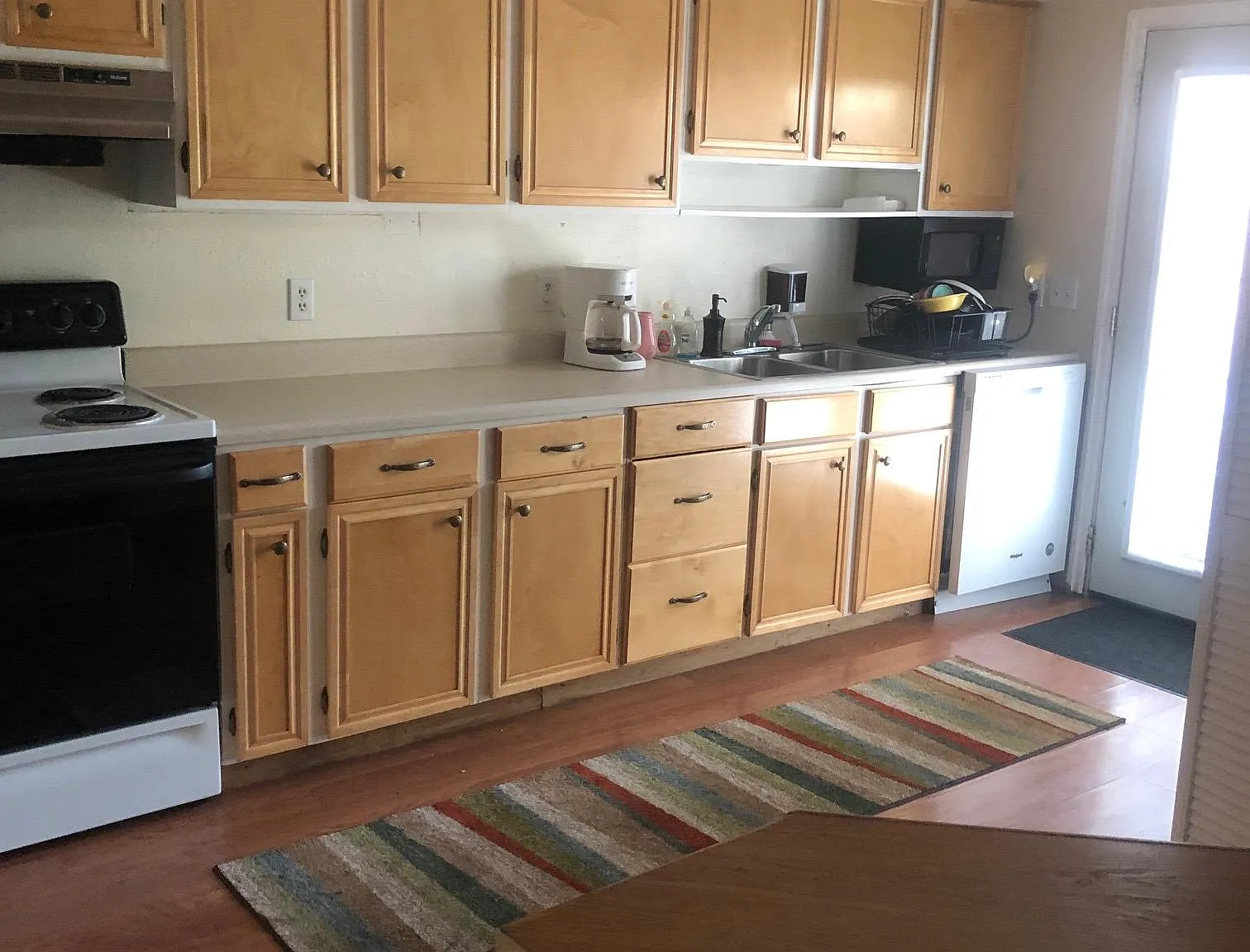 4 bed, 2029 sqft, $2,450 — Photo 2