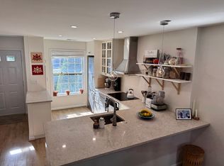 4933 7th Rd S, Arlington, VA 22204