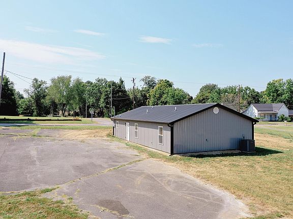 5th image of 533 E Depot St