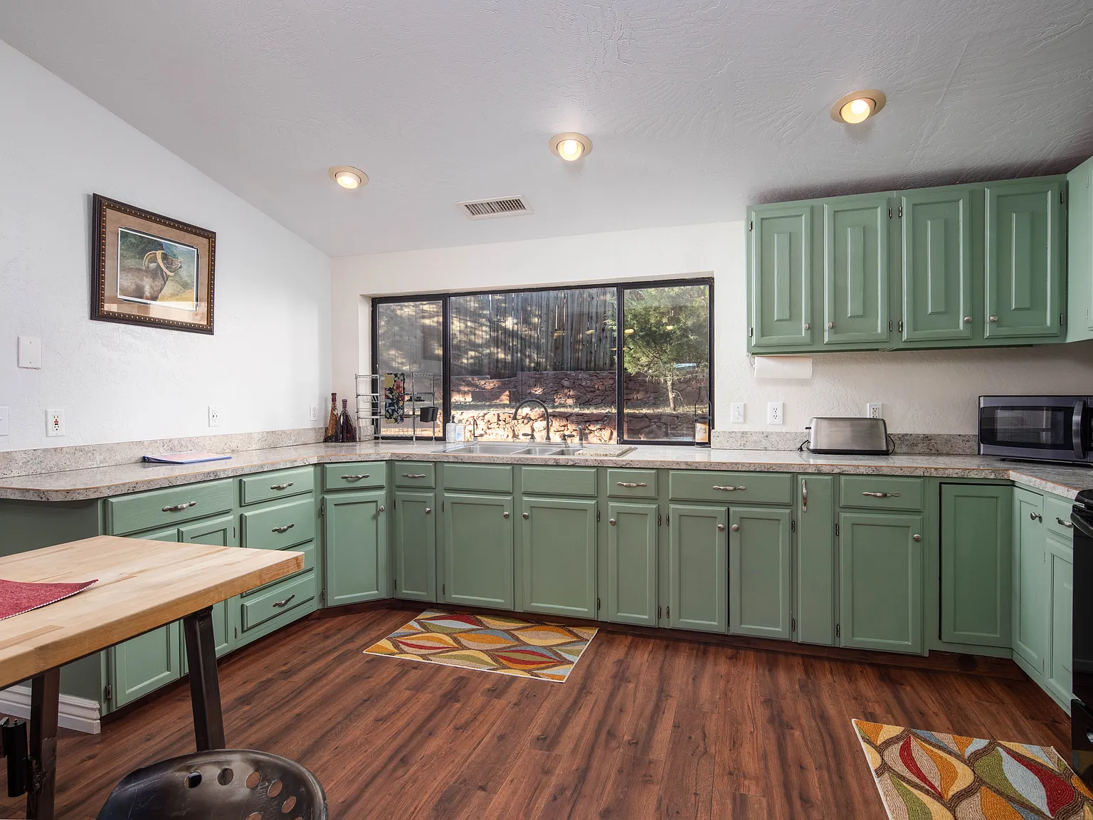 3 bed, 1800 sqft, $4,500 — Photo 4