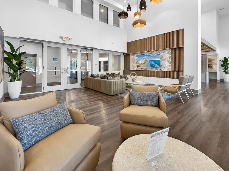 Fox Pointe — Photo 17