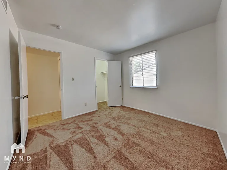 5823 N 81st St — Photo 15