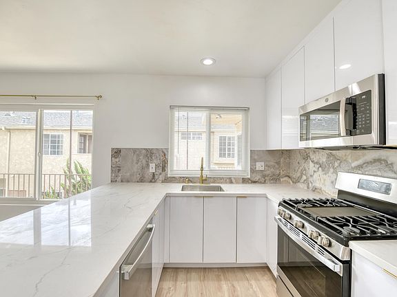 2nd image of 4559 Campus Ave APT 6