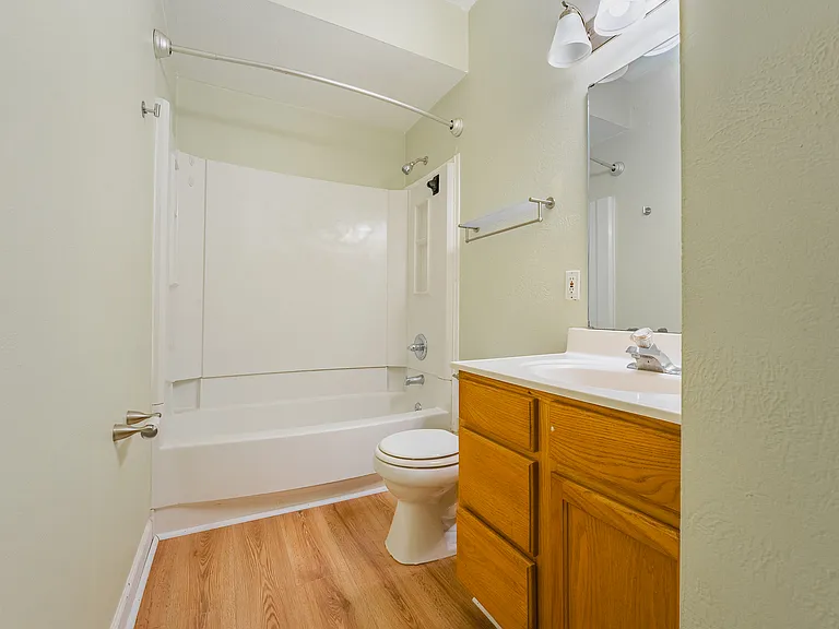 237 Benton St #201 — Photo 7