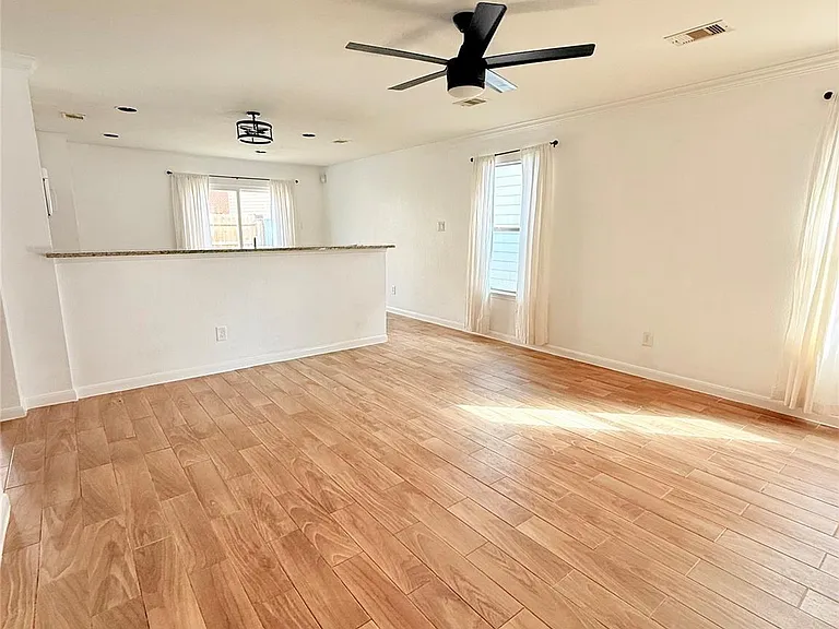 2918 Beacon Grove St — Photo 13