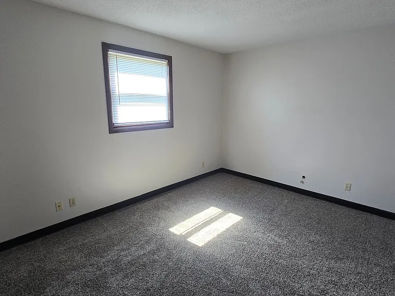 4712 N Sussex Rd — Photo 6