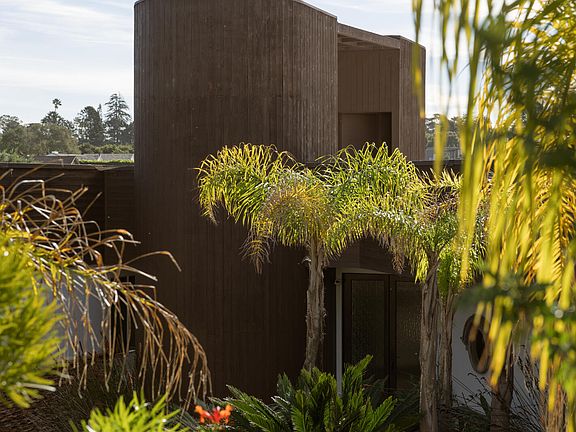 3rd image of 1776 Eucalyptus Hill Rd