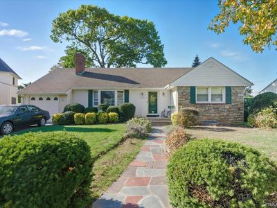 1620 Blenheim Road, Rockville Centre, NY, 11570