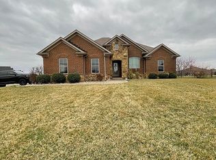 3020 Amelia Cir, Jeffersonville, IN 47130