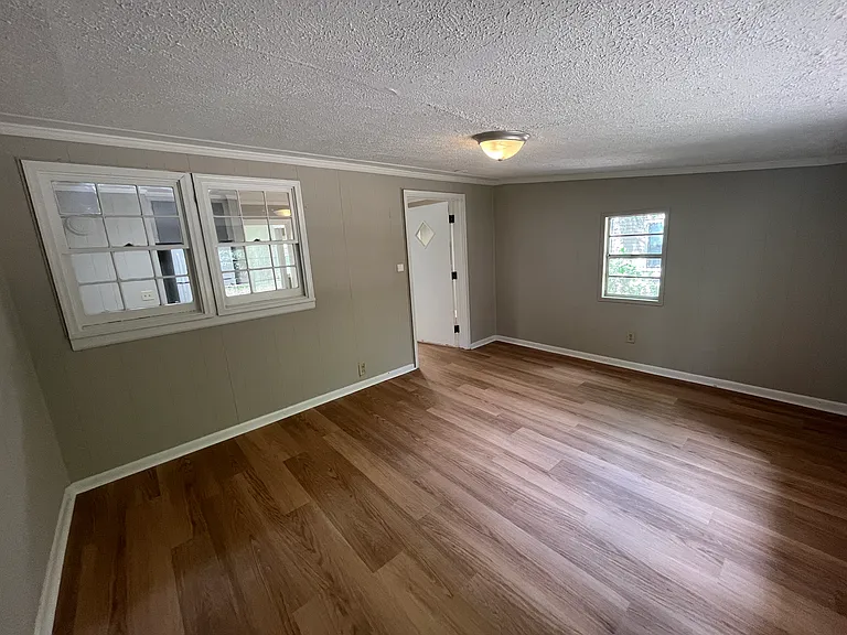 333 E Main St — Photo 24