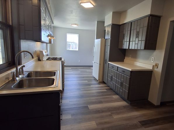W6895 Main St