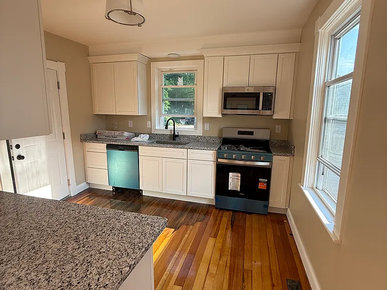 1013-1015 Willett Ave #1 — Photo 3