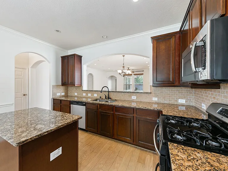 24527 Spring Harbor Dr — Photo 5