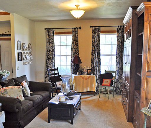 Tall ceilings, large windows