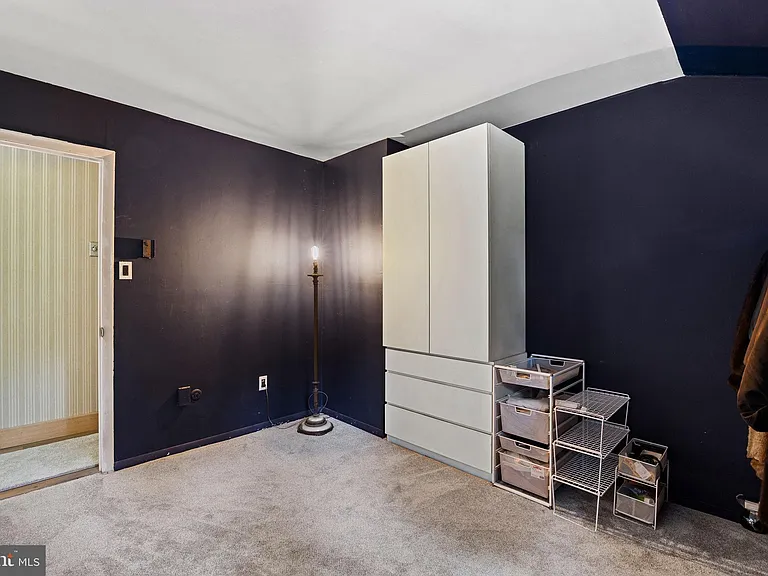 601 Cathcart Rd — Photo 17