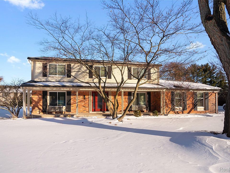 1st image of 30586 Club House Ln