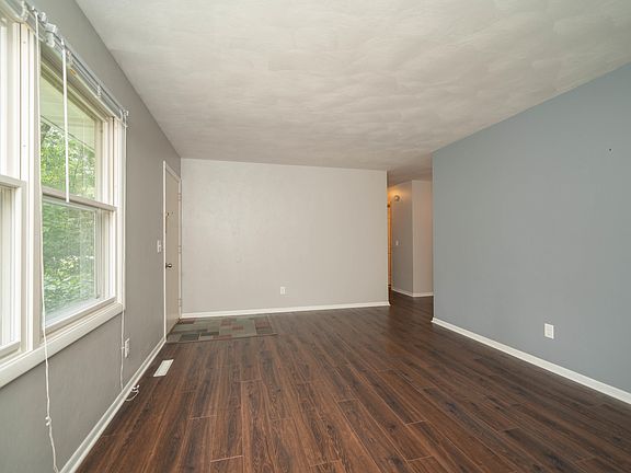 4th image of 19257 E Ave N