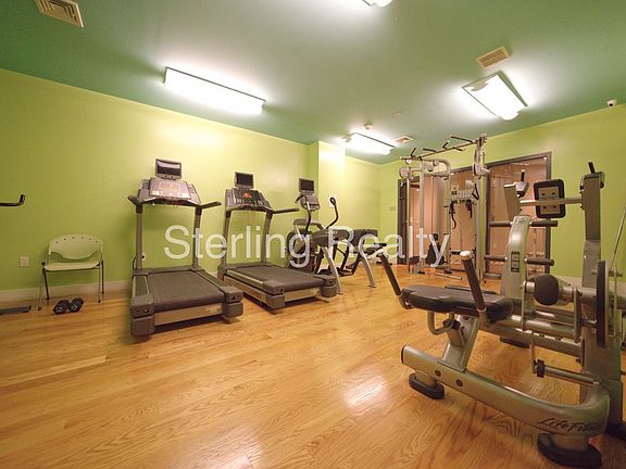 4th image of 2718 Hoyt Ave S #5