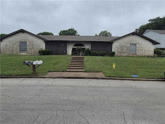 2nd image of 1104 Woodland West Dr #4