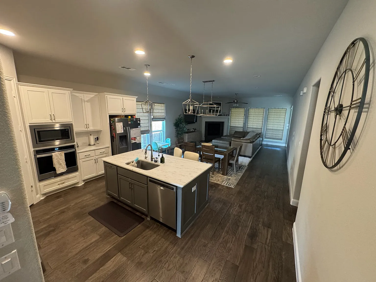 4 bed, 2293 sqft, $3,500 — Photo 4