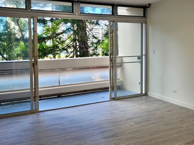 500 University Ave #305 — Photo 5