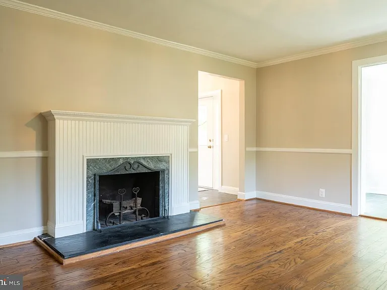 2031 Hillside Dr — Photo 15