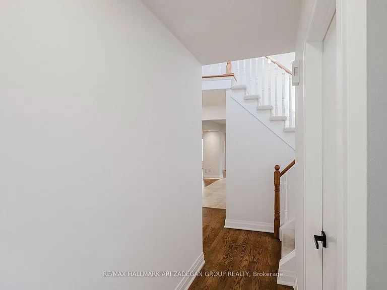 60 Carl Tennen St — Photo 5