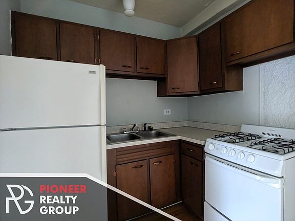 4th image of 1347 N Dearborn St #1347608