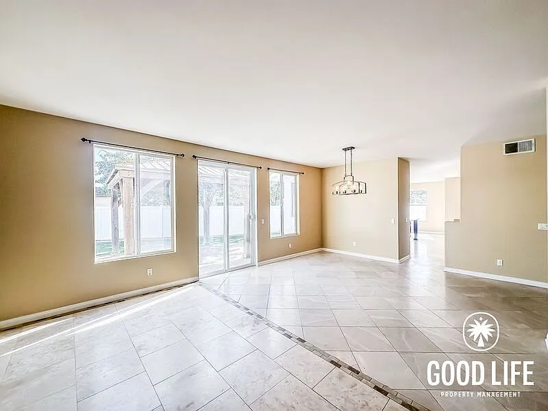 4 bed, 4.0 bath, 3535 sqft, $5,500 — Photo 3