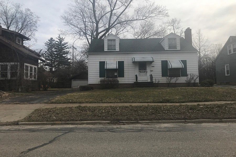 1st image of 2433 S Taylor Rd