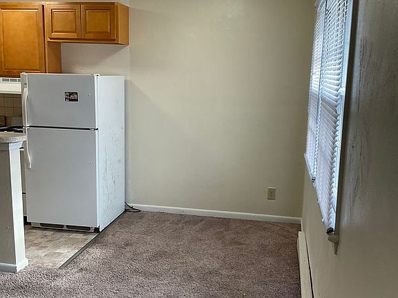 4th image of 8450 Tidewater Dr APT 4