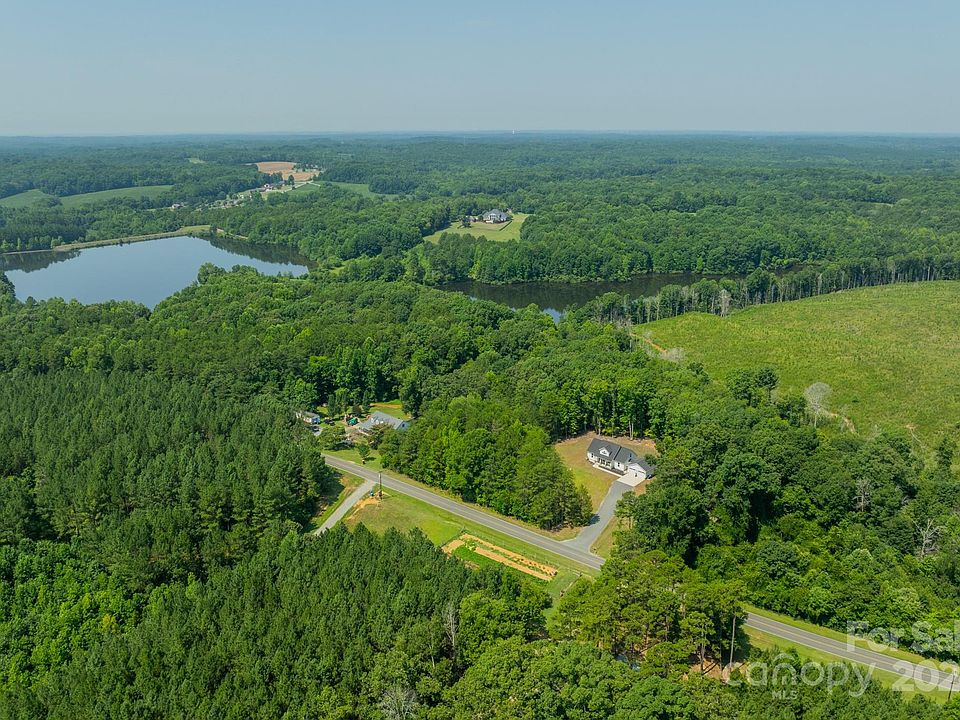 2nd image of 2143 Nellie Beaver Rd