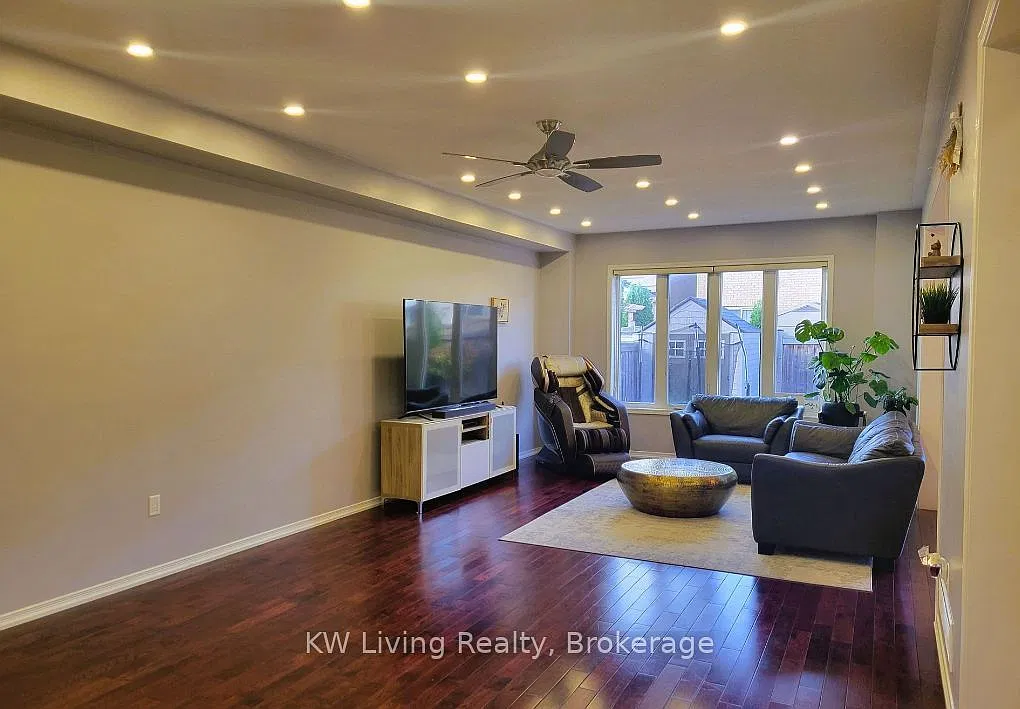4 bed, $3,300 — Photo 4