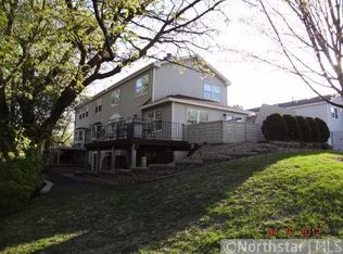6715 Gretchen Ct N, Oakdale, MN 55128