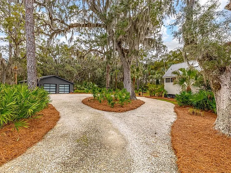 6201 Frederica Rd — Photo 11
