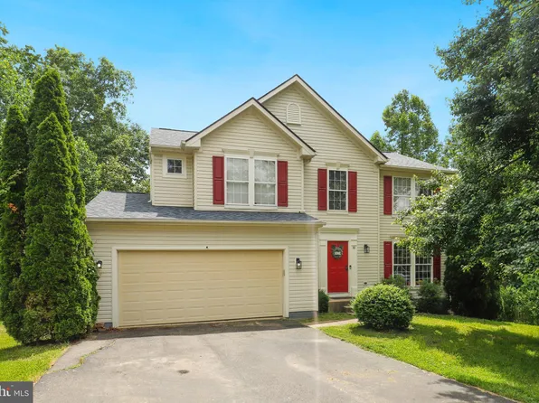 32 Lapis Dr, Fredericksburg, VA 22406
