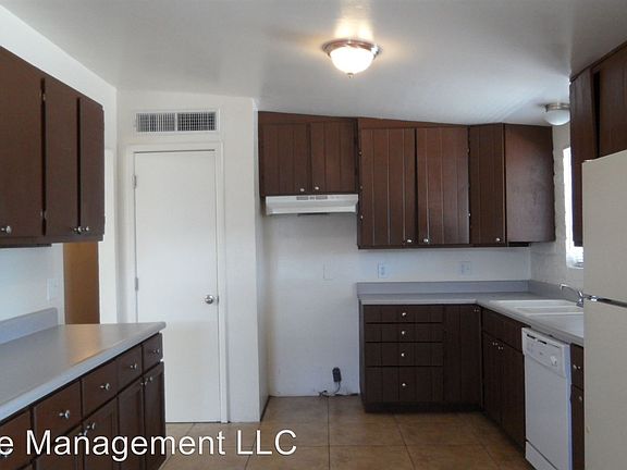 5th image of 4902 N Sunrise Ave