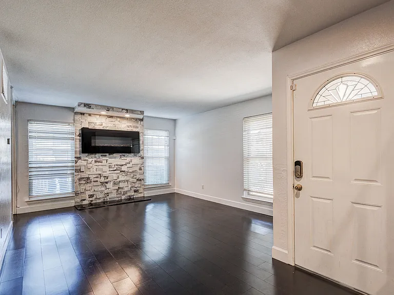 1714 Place One Ln — Photo 6