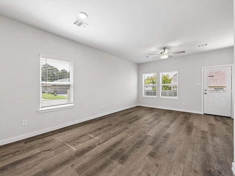 11605 Whirlaway Dr — Photo 4