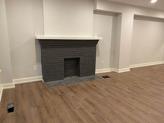 3rd image of 1058 Scott St