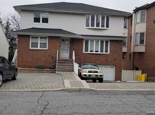 441 4th St FLOOR 2, Palisades Park, NJ 07650
