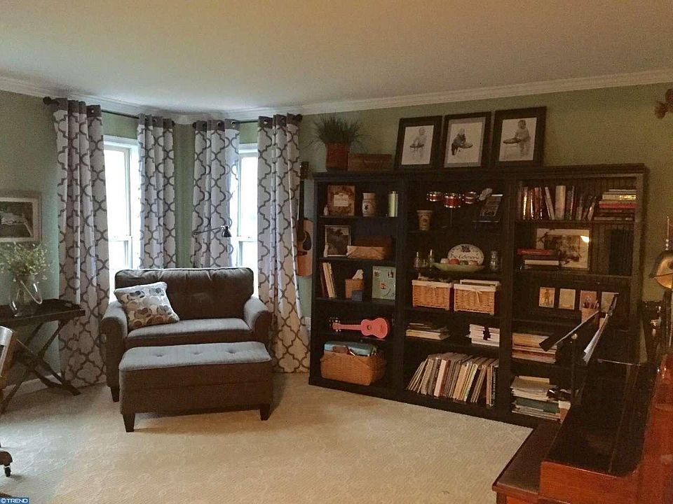 2nd image of 71 Roma Ln