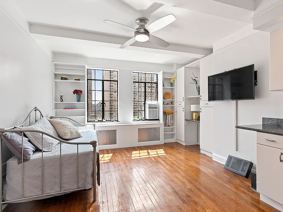 1st image of 320 E 42nd St APT 1713
