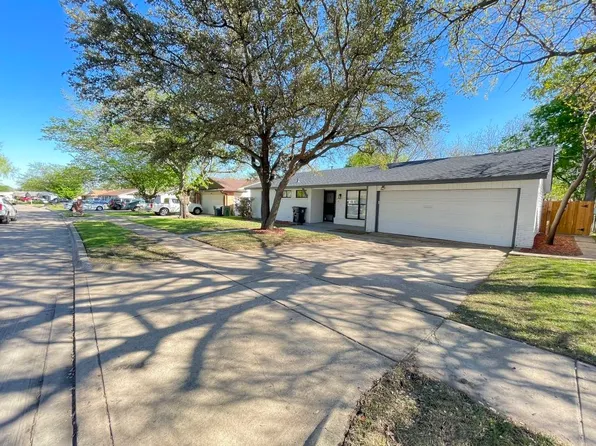 2412 Gilbert Cir, Arlington, TX 76010