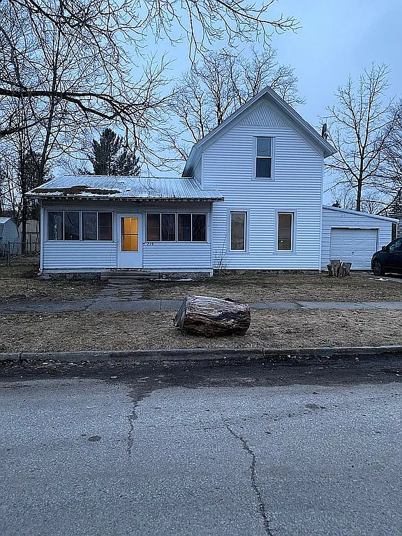 219 N Hemlock St photo 1