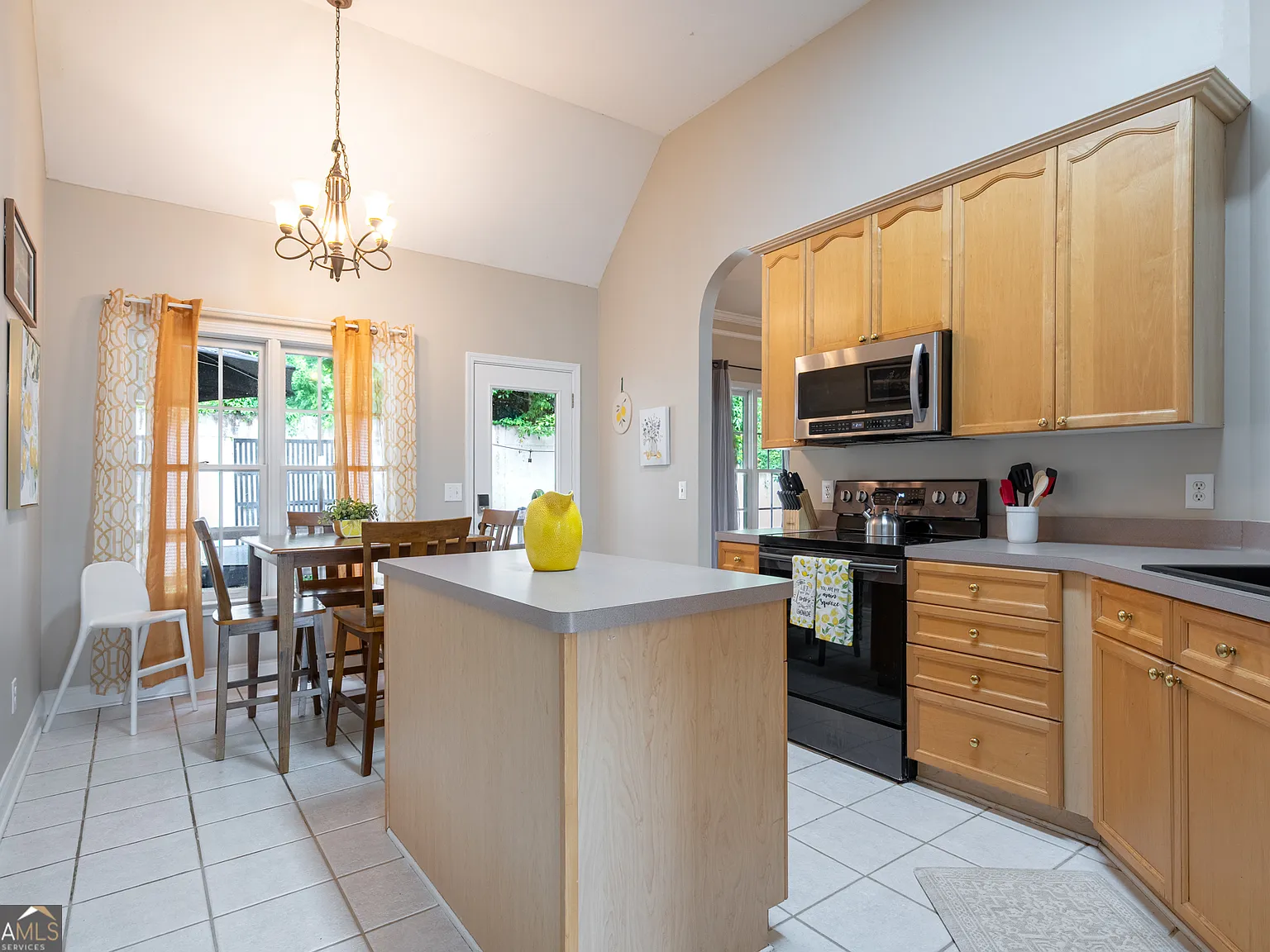 4 bed, 3.0 bath, $5,567 — Photo 3