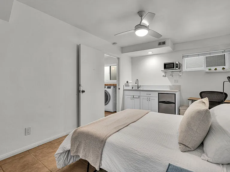 2369 Loring St — Photo 31